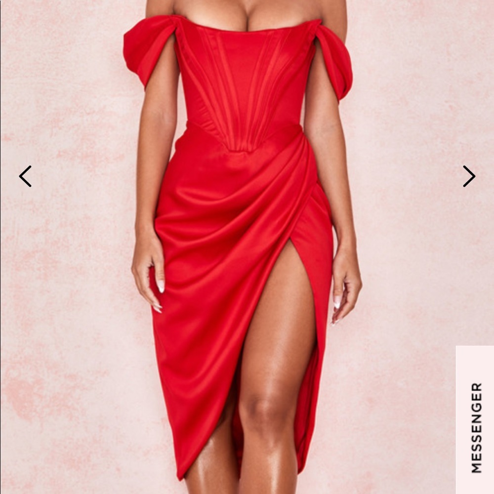 LORETTA
RED SATIN OFF SHOULDER DRESS
